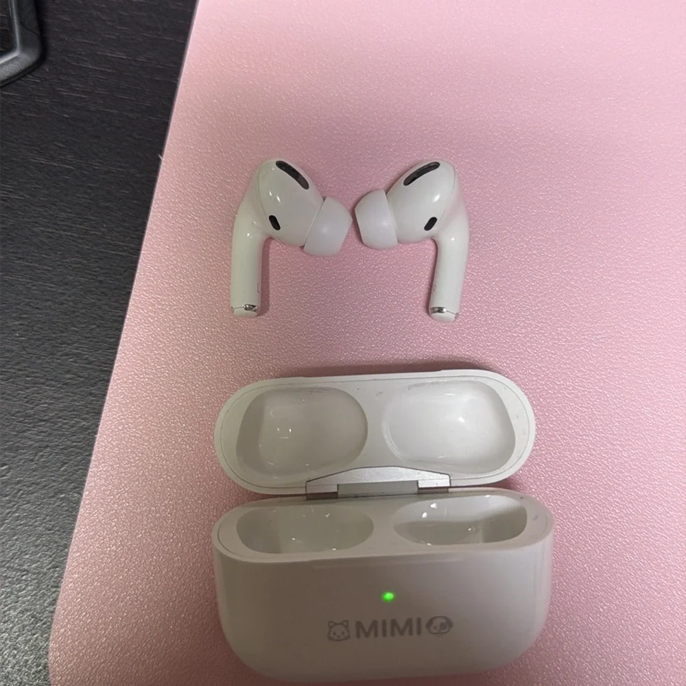 Apple Gen 1 AirPod pros - used.
